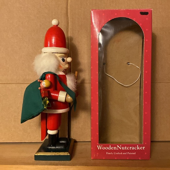 1980’s Vintage Santa Wooden Nutcracker in Box - Picture 2 of 5